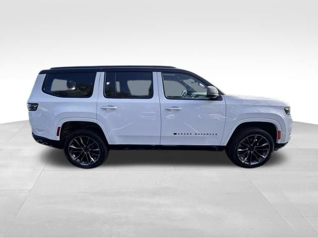 Used 2025 Jeep Grand Wagoneer Series III w/ Rear Seat Video Group 1 AWD/4WD image 10