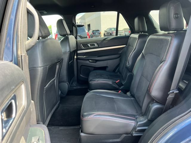 Used 2018 Ford Explorer XLT w/ Equipment Group 202A AWD/4WD image 6