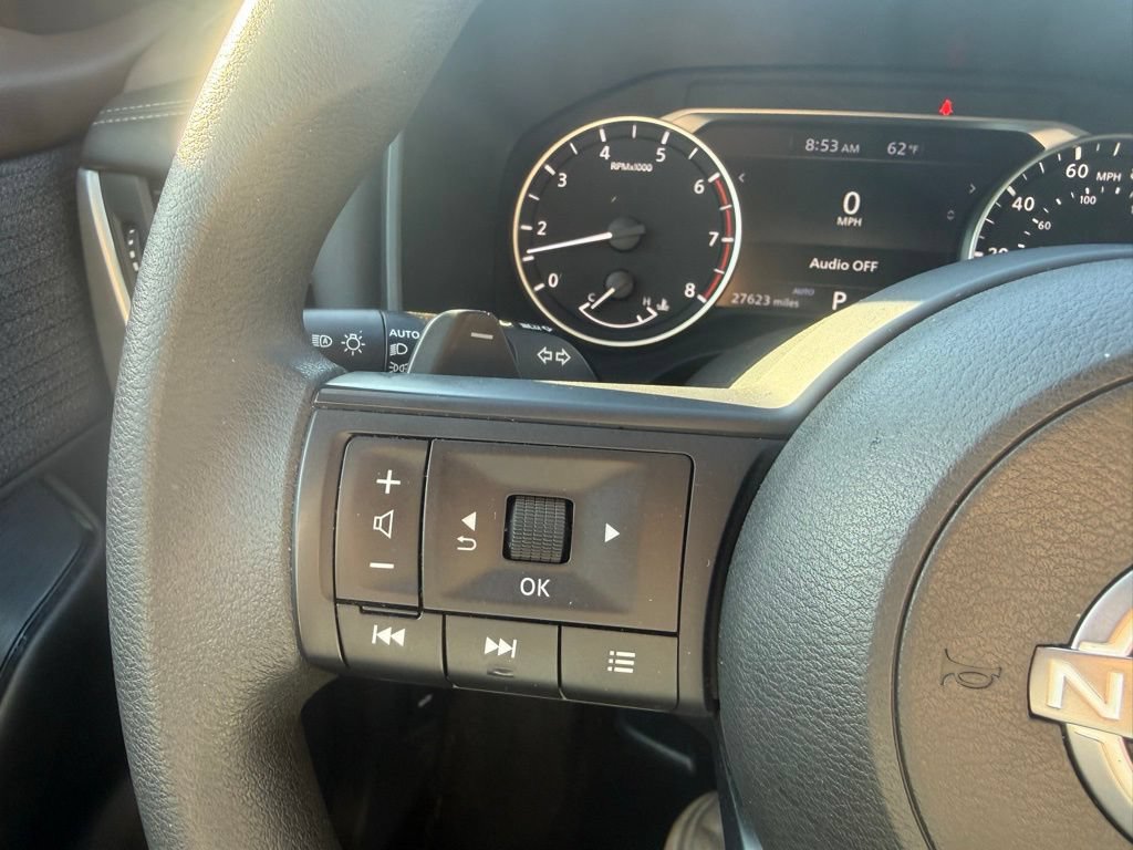 Used 2023 Nissan Rogue S AWD/4WD image 21