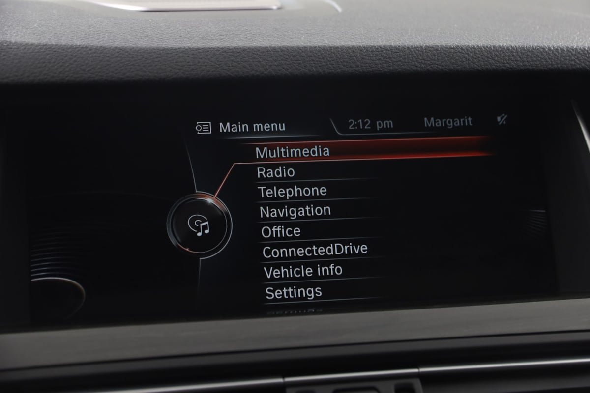Used 2015 BMW M5 RWD image 35