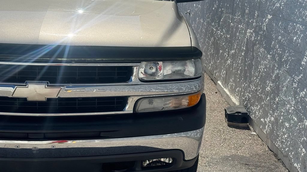 Used 2003 Chevrolet Suburban LS w/ LS Preferred Equipment Group AWD/4WD image 6