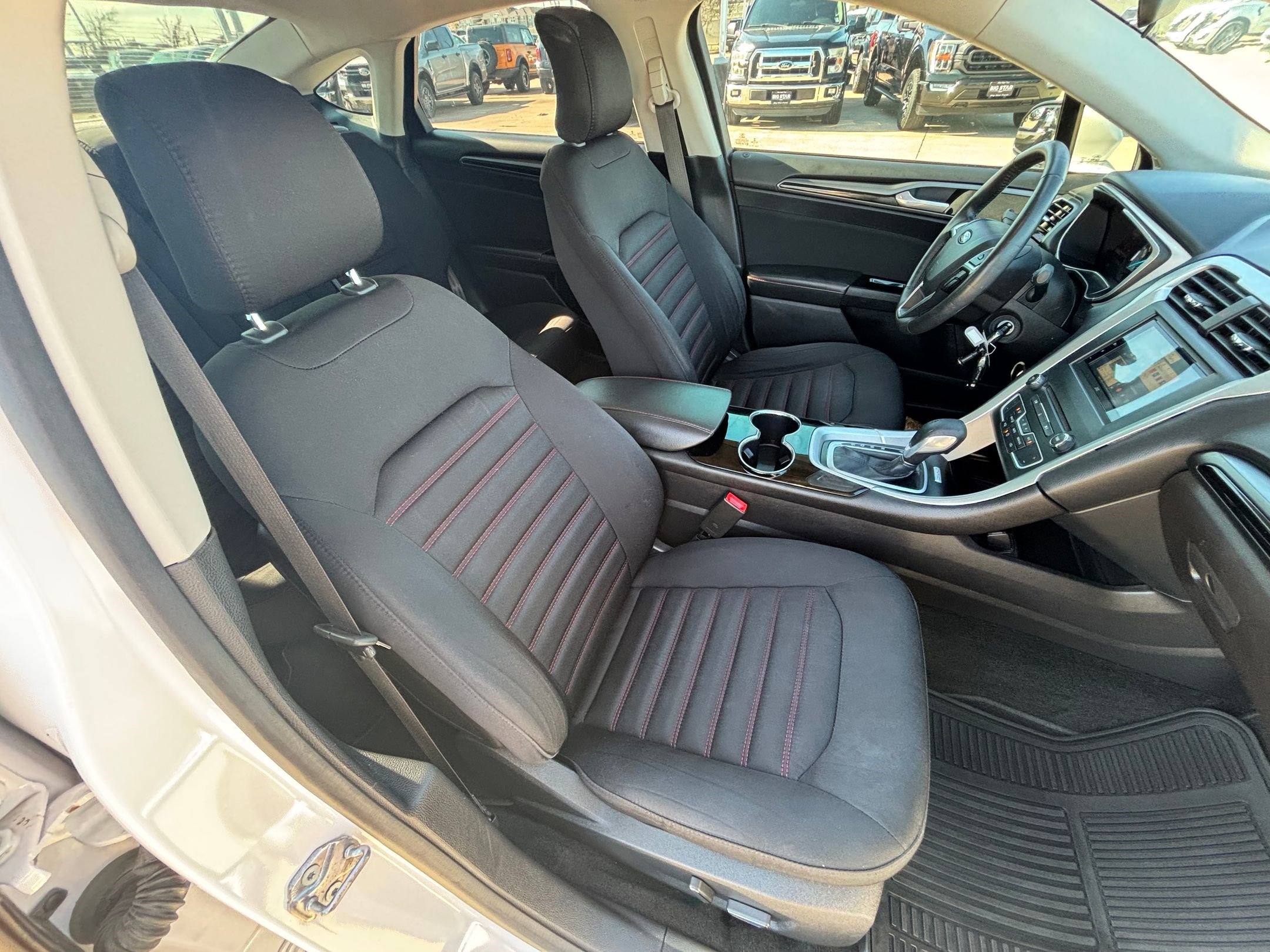 Used 2016 Ford Fusion SE image 29