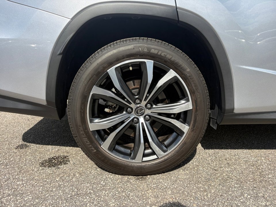 Used 2022 Lexus RX 350L FWD w/ Premium Package image 27