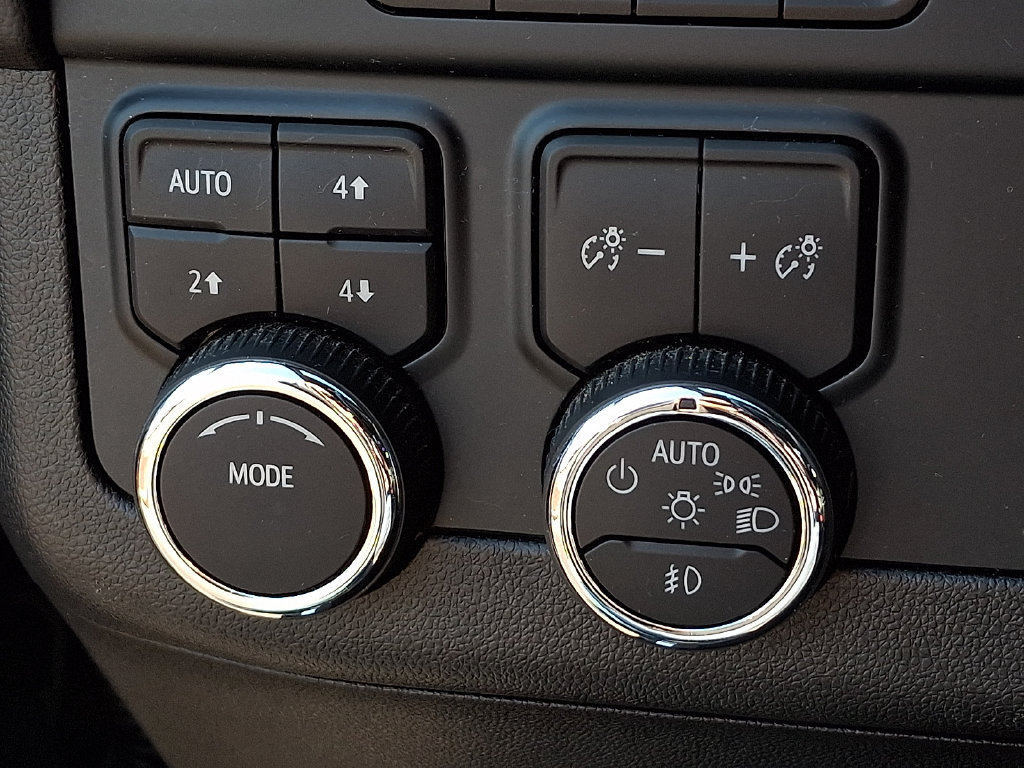 Used 2025 Chevrolet Tahoe Z71 AWD/4WD image 23