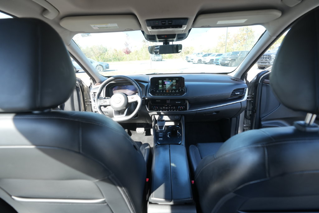 Used 2022 Nissan Rogue Platinum w/ Head-Up Display Package FWD image 27
