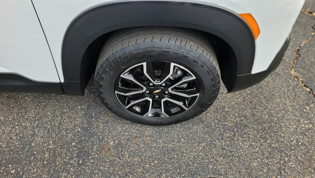 Used 2023 Chevrolet TrailBlazer ACTIV w/ Sun and Liftgate Package image 14