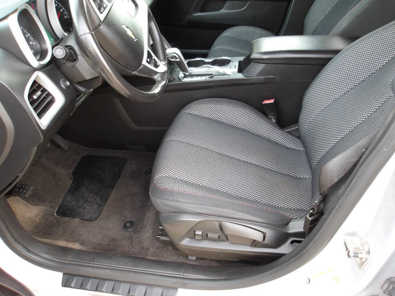 Used 2011 Chevrolet Equinox LT image 5