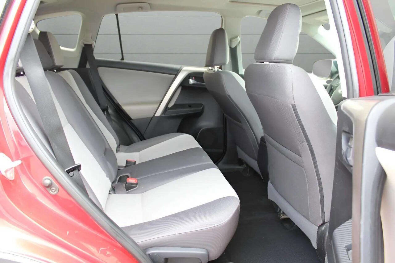 Used 2015 Toyota RAV4 XLE image 11