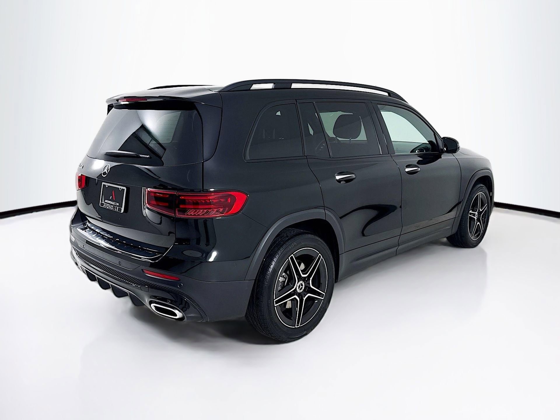 Used 2025 Mercedes-Benz GLB 250 image 8