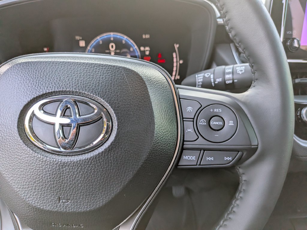 Used 2026 Toyota Corolla Cross LE FWD image 15