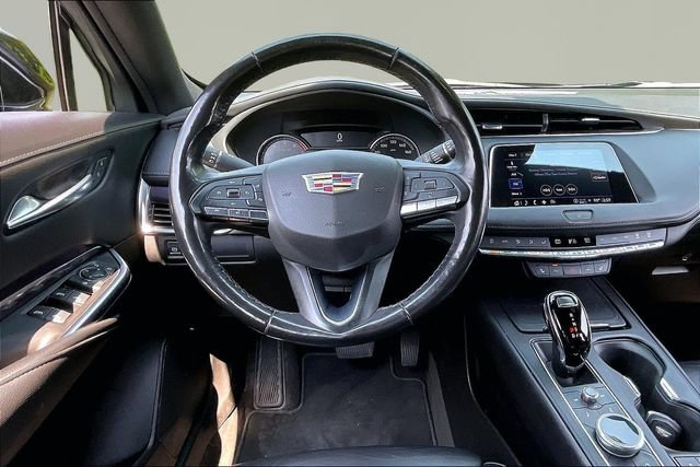 Certified 2022 Cadillac XT4 Luxury w/ Cold Weather Package FWD image 8