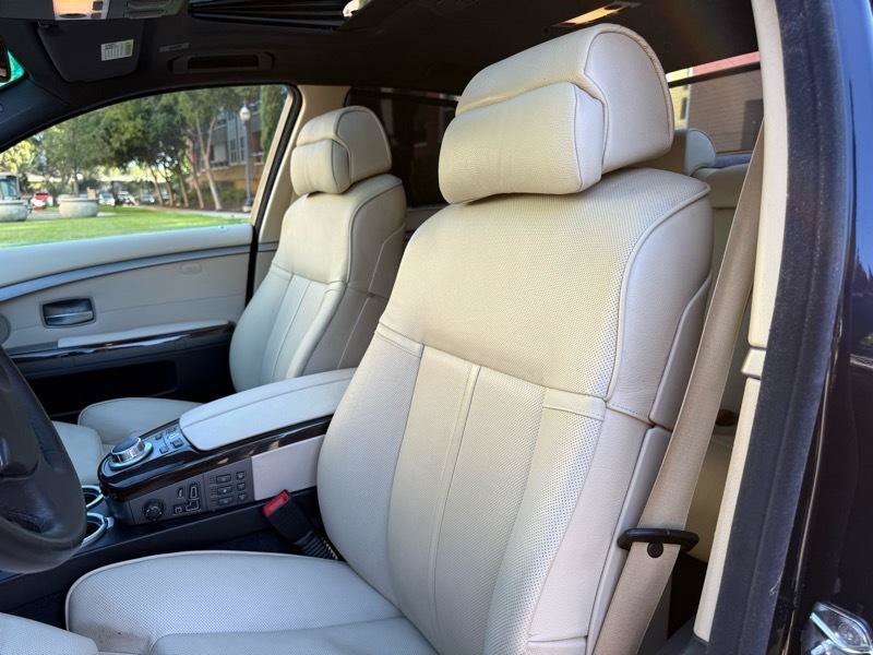Used 2007 BMW 750i RWD image 17