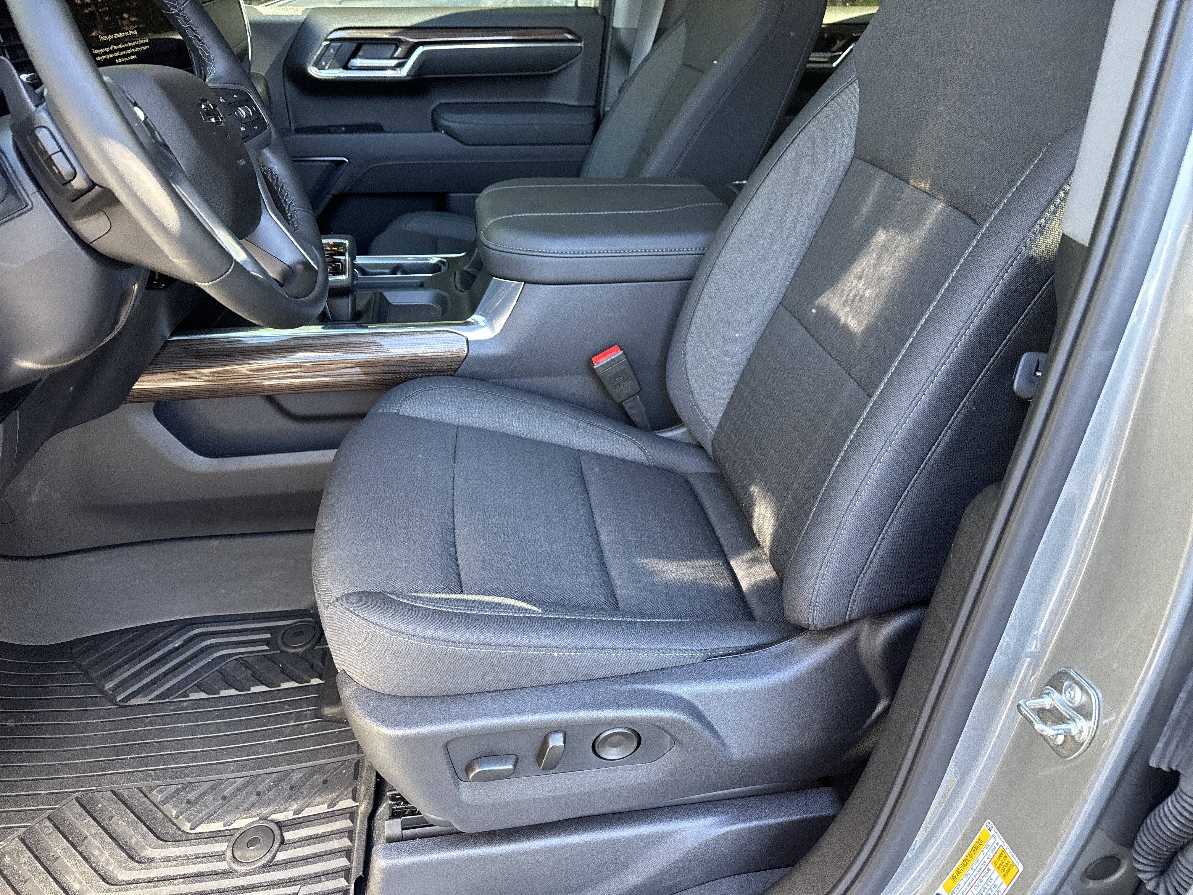 New 2026 Chevrolet Silverado 1500 LT Trail Boss w/ Convenience Package II AWD/4WD image 9