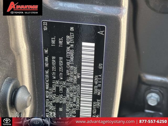 Used 2023 Toyota Highlander LE FWD image 24