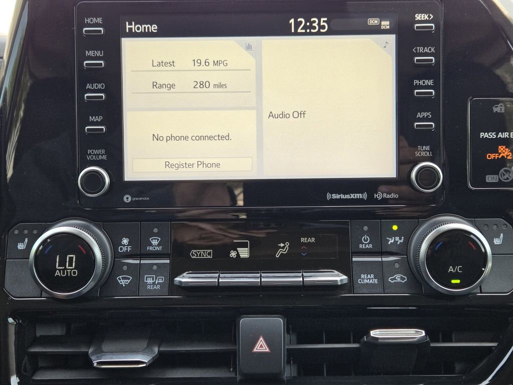 Used 2022 Toyota Highlander XLE image 8