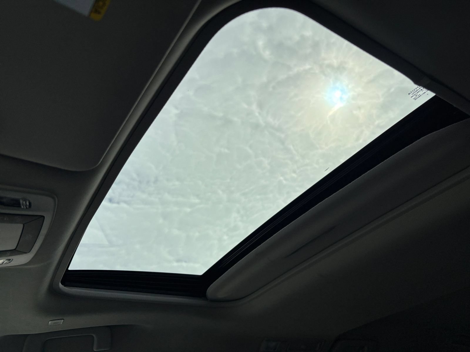 Used 2025 Toyota Sienna XLE FWD image 28