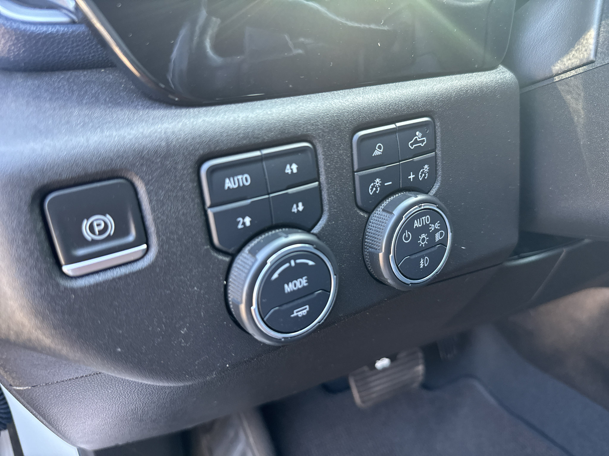 Used 2022 Chevrolet Silverado 1500 High Country AWD/4WD image 29