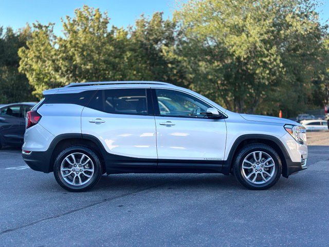 Used 2022 GMC Terrain SLT w/ Tech Package AWD/4WD image 8