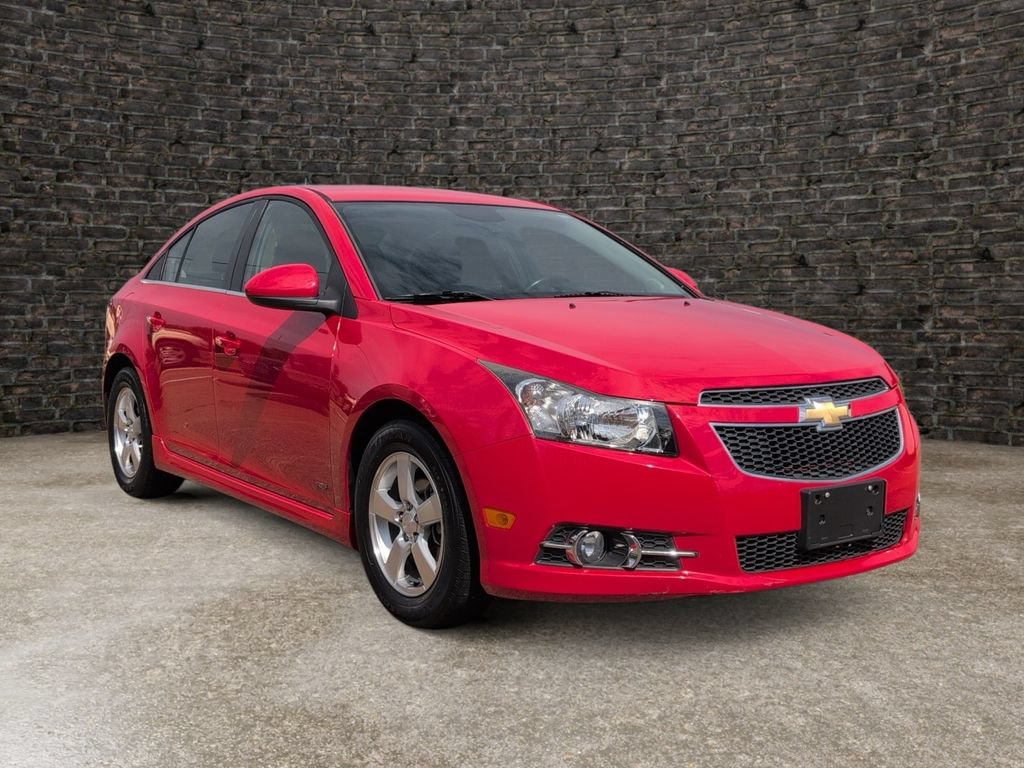 Used 2014 Chevrolet Cruze LT w/ RS Package FWD image 2