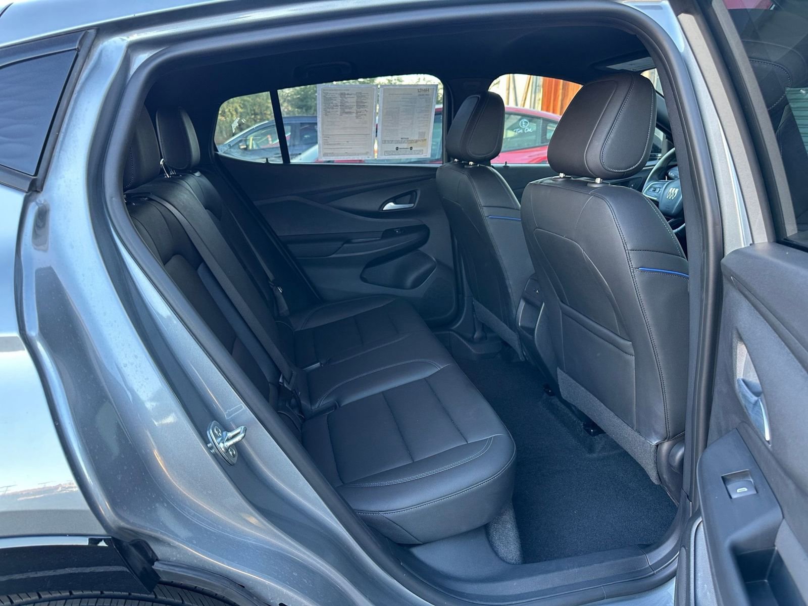 Used 2025 Buick Envista Sport Touring image 23