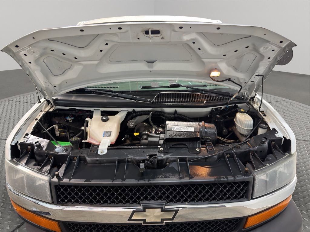 Used 2008 Chevrolet Express 3500 Extended Passenger w/ LT Preferred Equipment Group image 26