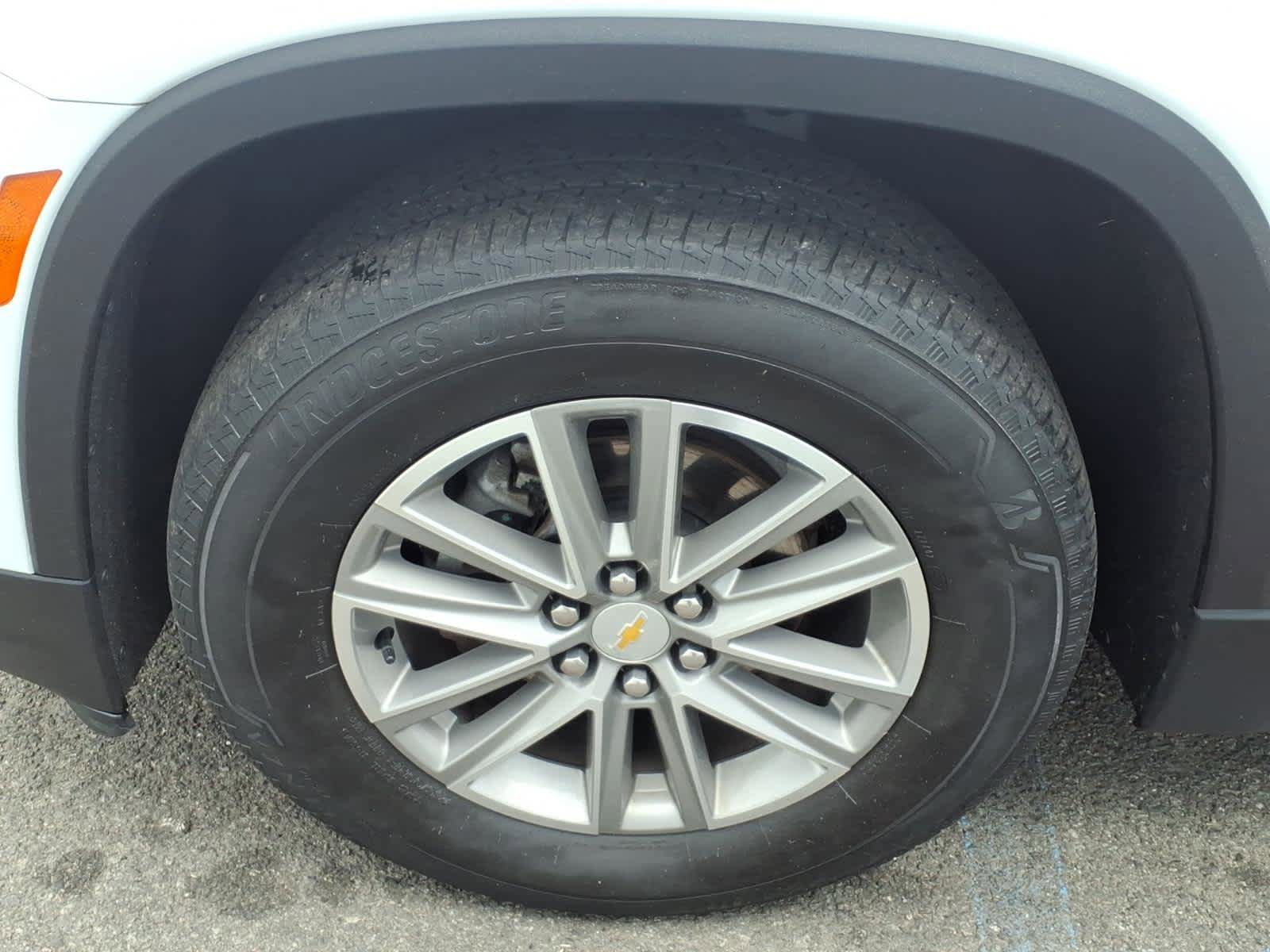 Used 2023 Chevrolet Traverse LT AWD/4WD image 8
