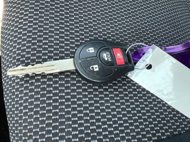 Used 2016 Nissan Versa SV FWD image 29
