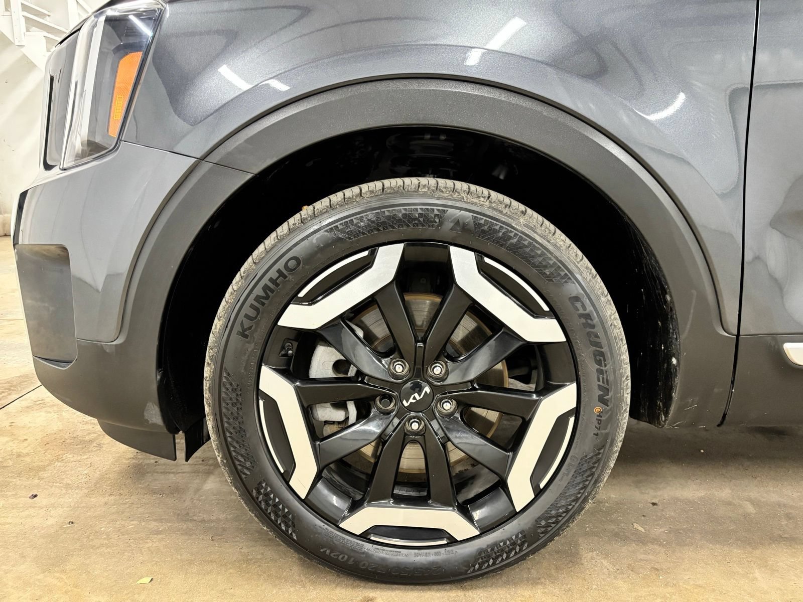 Used 2024 Kia Telluride S w/ S Sunroof Package FWD image 9