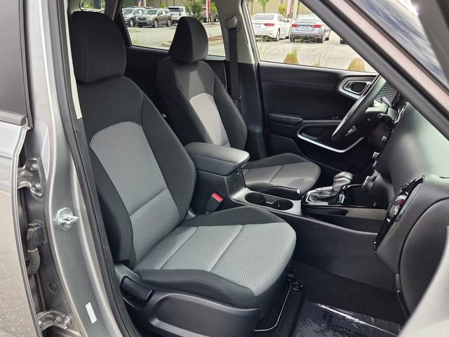 Used 2023 Kia Soul S image 17