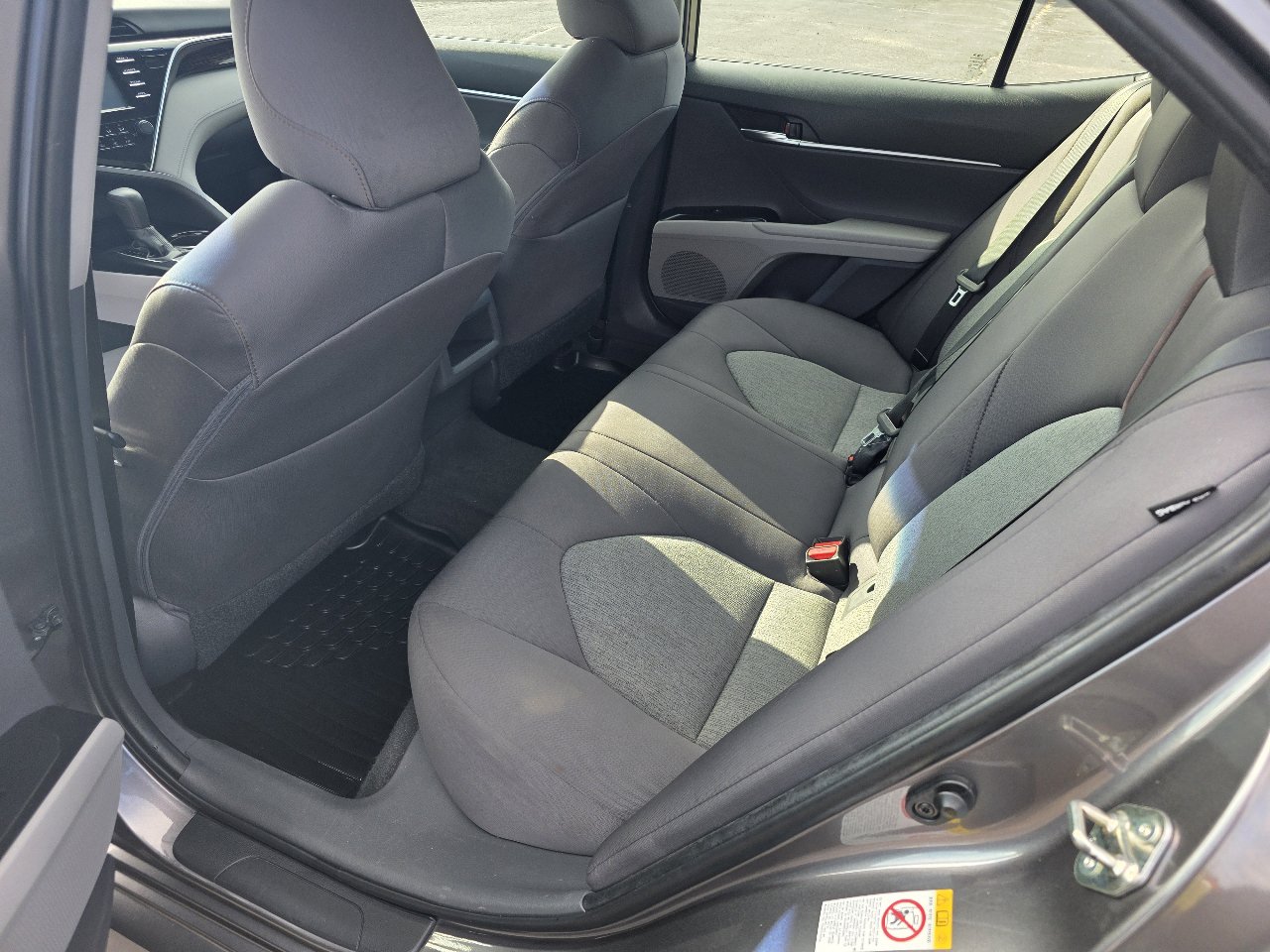 Used 2018 Toyota Camry LE w/ Convenience Package image 11