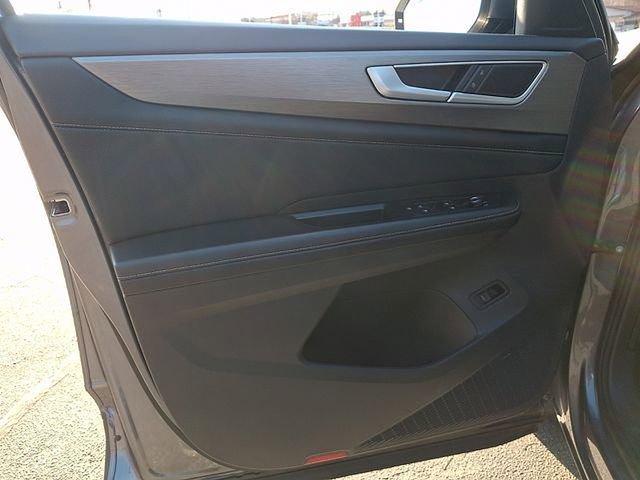 Used 2024 Volkswagen Atlas Cross Sport SE AWD/4WD image 12