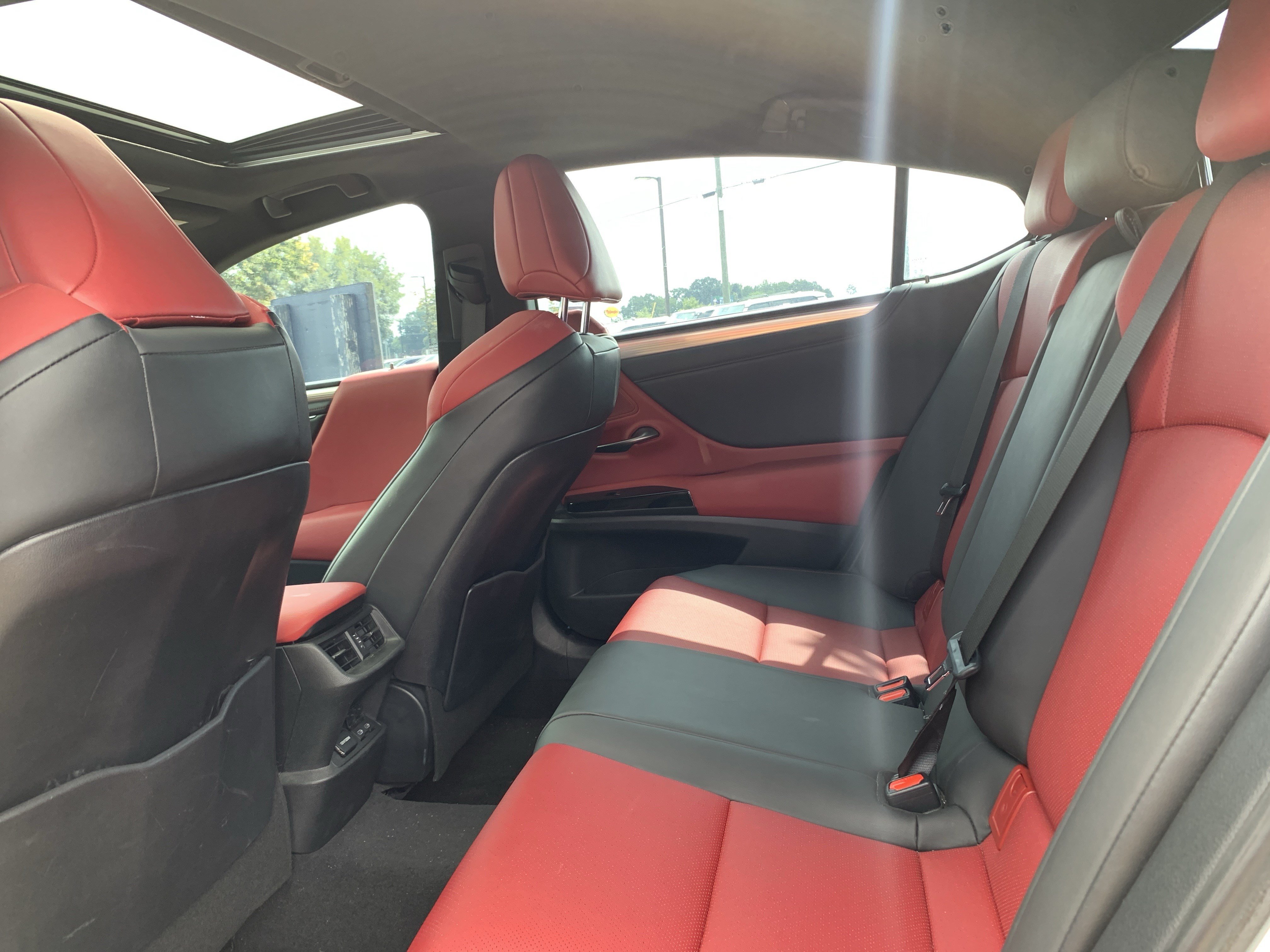 Used 2024 Lexus ES 350 F Sport w/ Accessory Package (Z2) FWD image 32