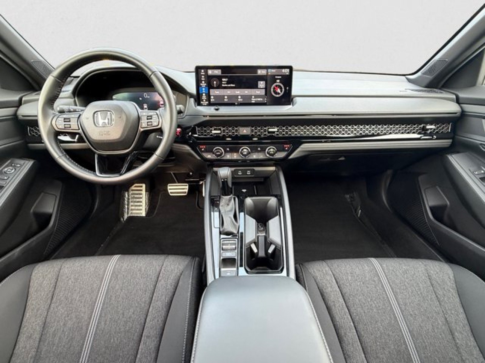 Used 2025 Honda Accord Sport image 13