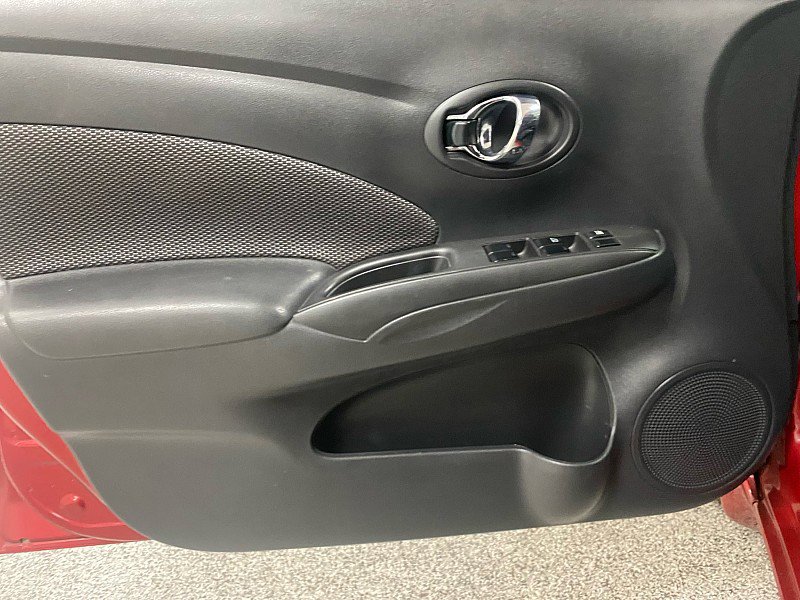 Used 2018 Nissan Versa SV image 9