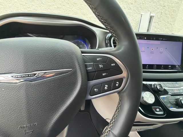 Used 2022 Chrysler Pacifica Touring-L FWD image 31