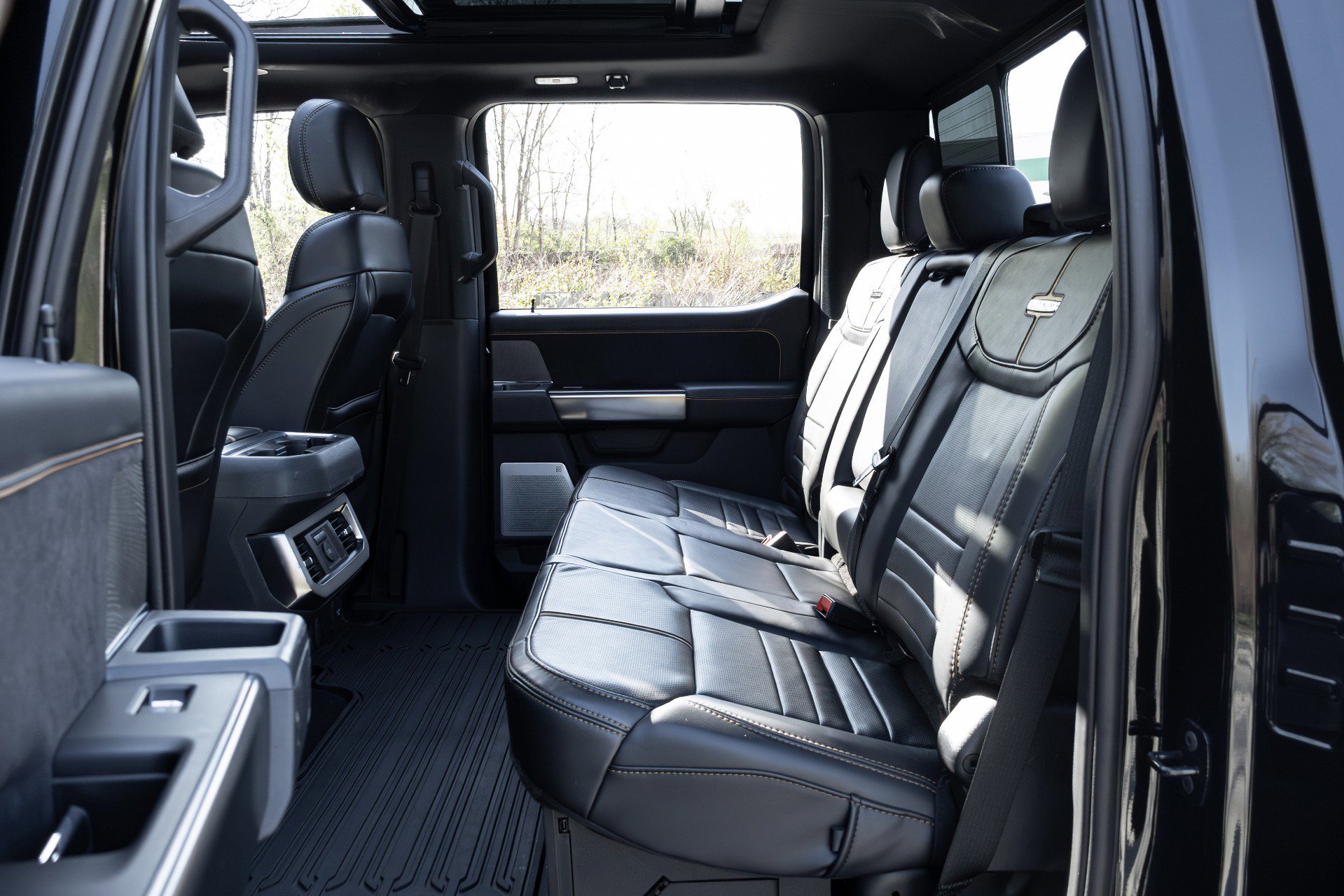 Used 2024 Ford F450 Platinum AWD/4WD image 39