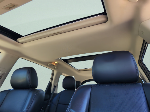 Used 2017 Nissan Pathfinder Platinum FWD image 29