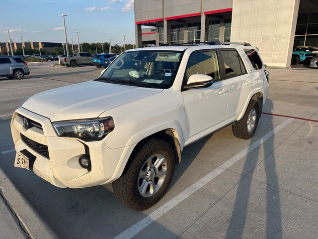 Used 2022 Toyota 4Runner SR5 Premium w/ Moonroof Package AWD/4WD image 2