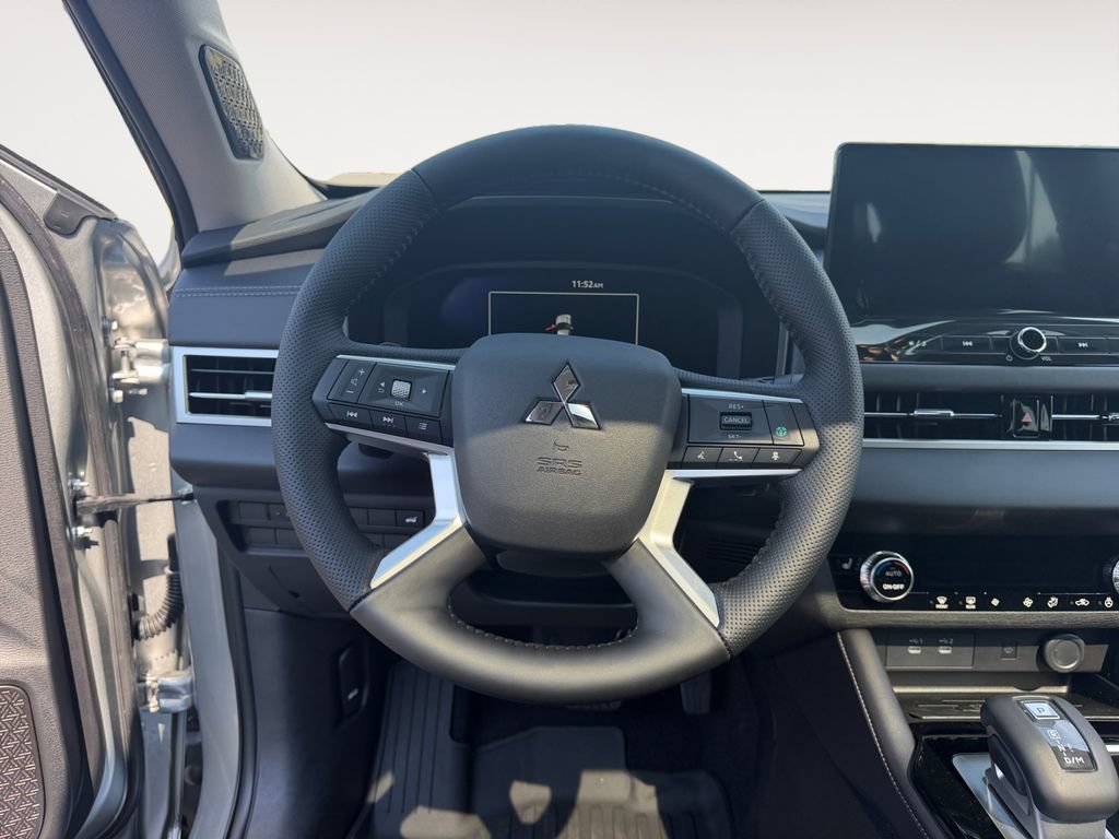 New 2026 Mitsubishi Outlander SE FWD image 12