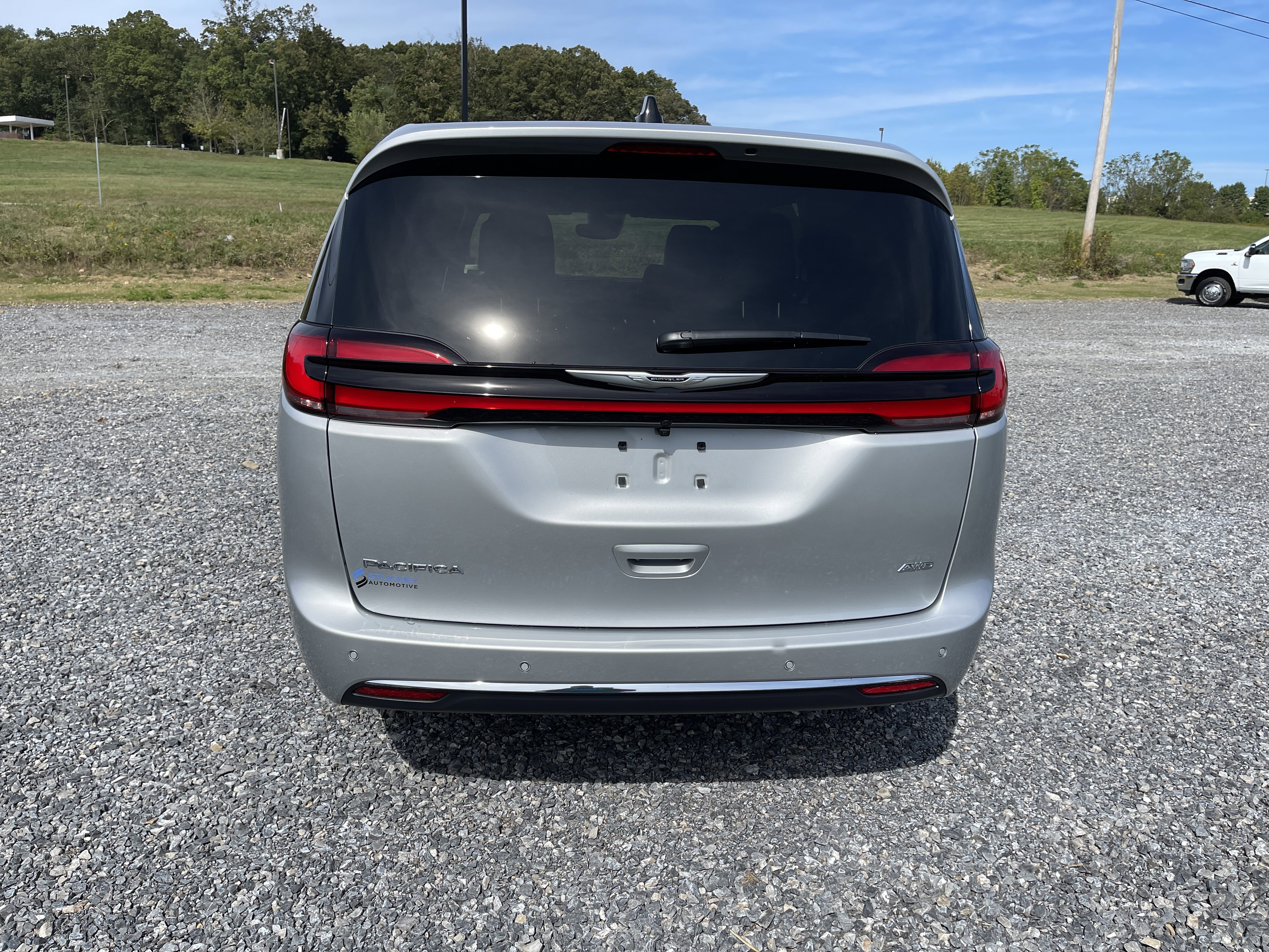 New 2026 Chrysler Pacifica Select image 4