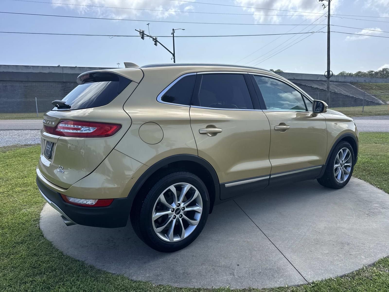 Used 2015 Lincoln MKC FWD w/ Equipment Group 101A Select image 5