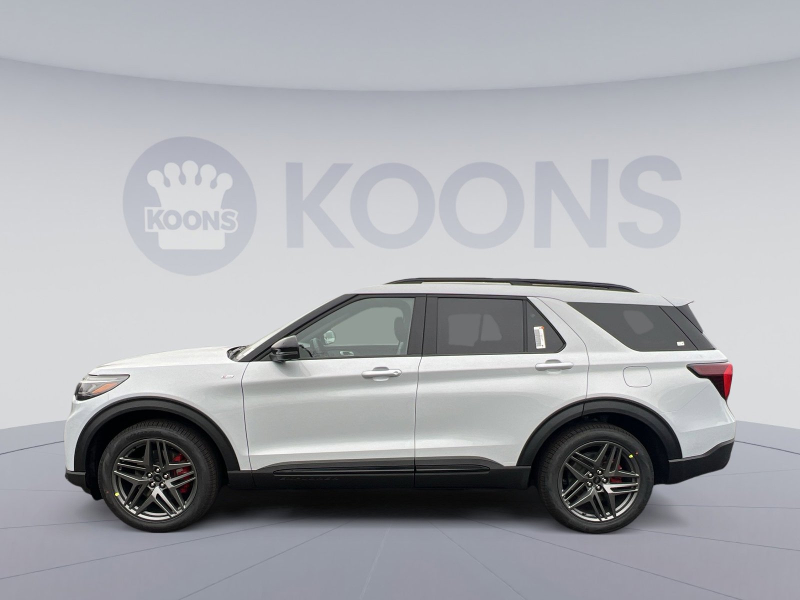 New 2026 Ford Explorer ST-Line w/ ST-Line Street Pack image 2