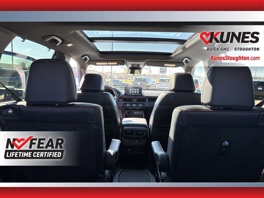 Used 2025 Honda Pilot TrailSport image 50