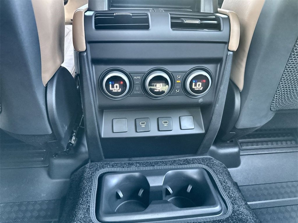 Used 2025 Land Rover Defender 130 X-Dynamic SE image 16