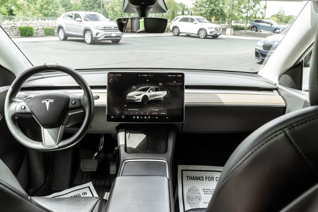 Used 2022 Tesla Model Y Long Range AWD/4WD image 7