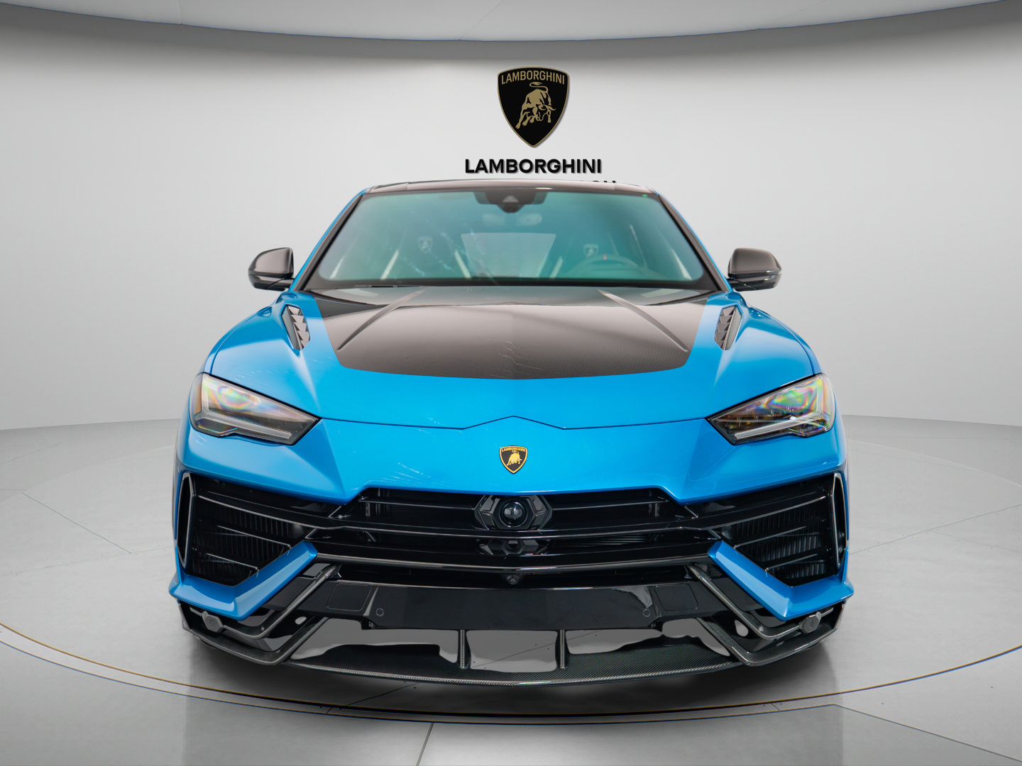 Used 2024 Lamborghini Urus Performante AWD/4WD image 2