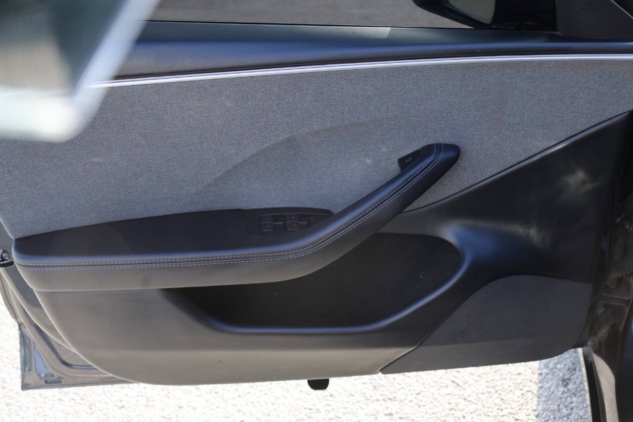 Used 2025 Tesla Model 3 Long Range RWD image 12
