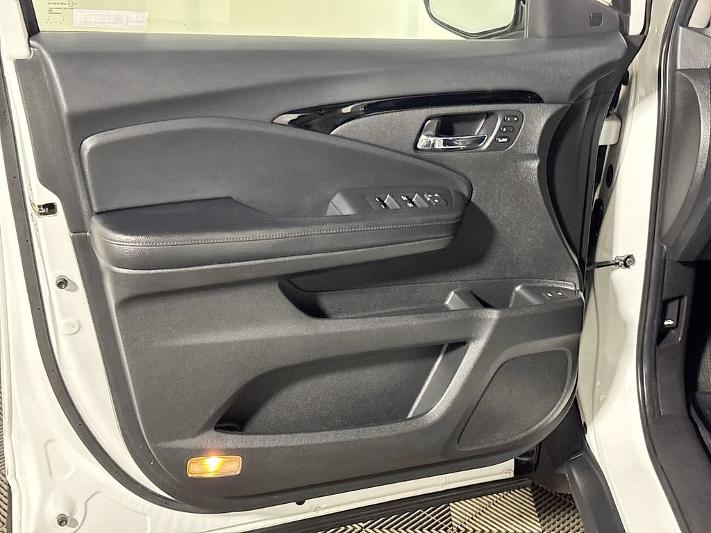 Certified 2020 Honda Pilot Elite image 11
