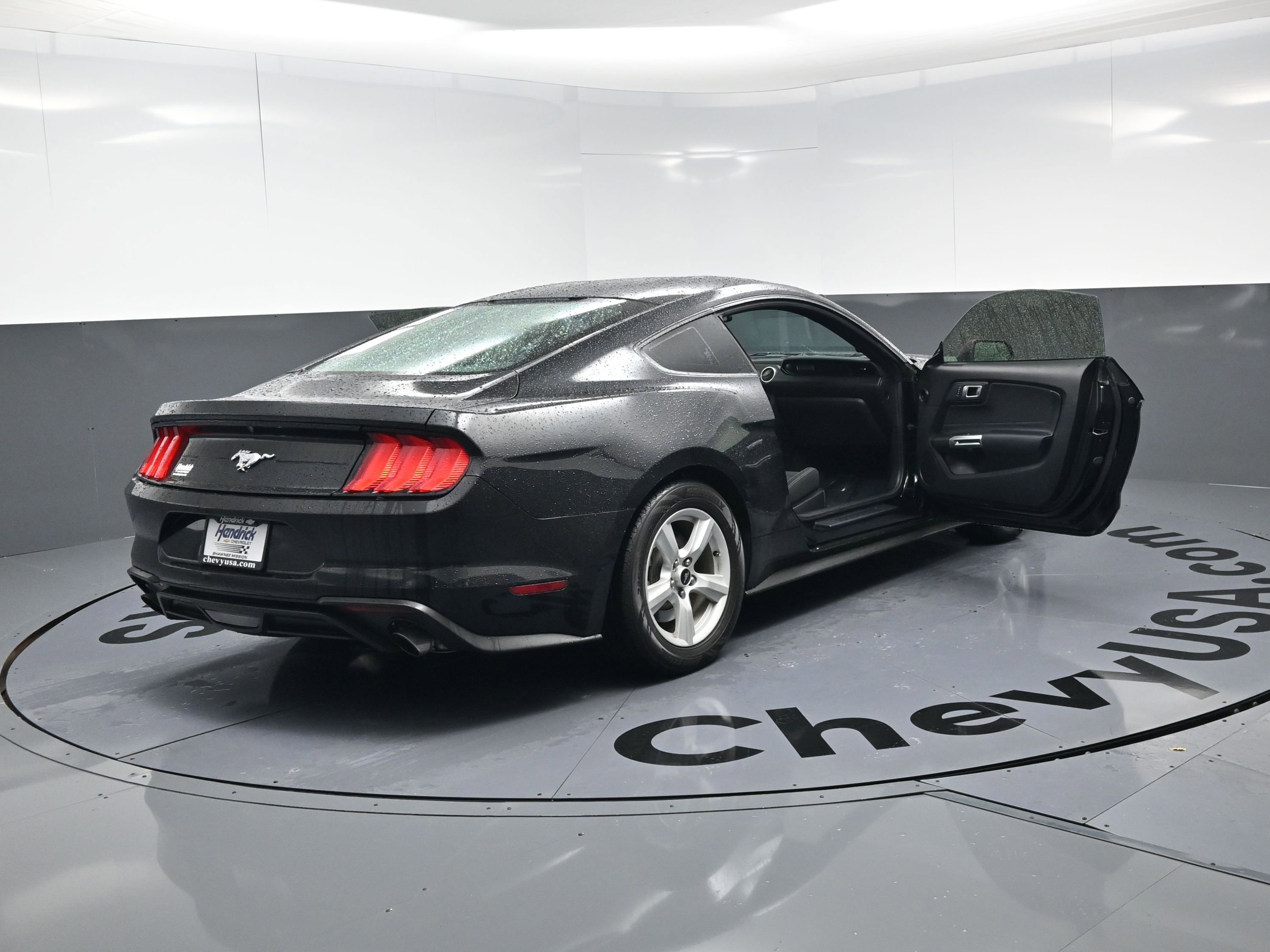 Used 2018 Ford Mustang Coupe image 23