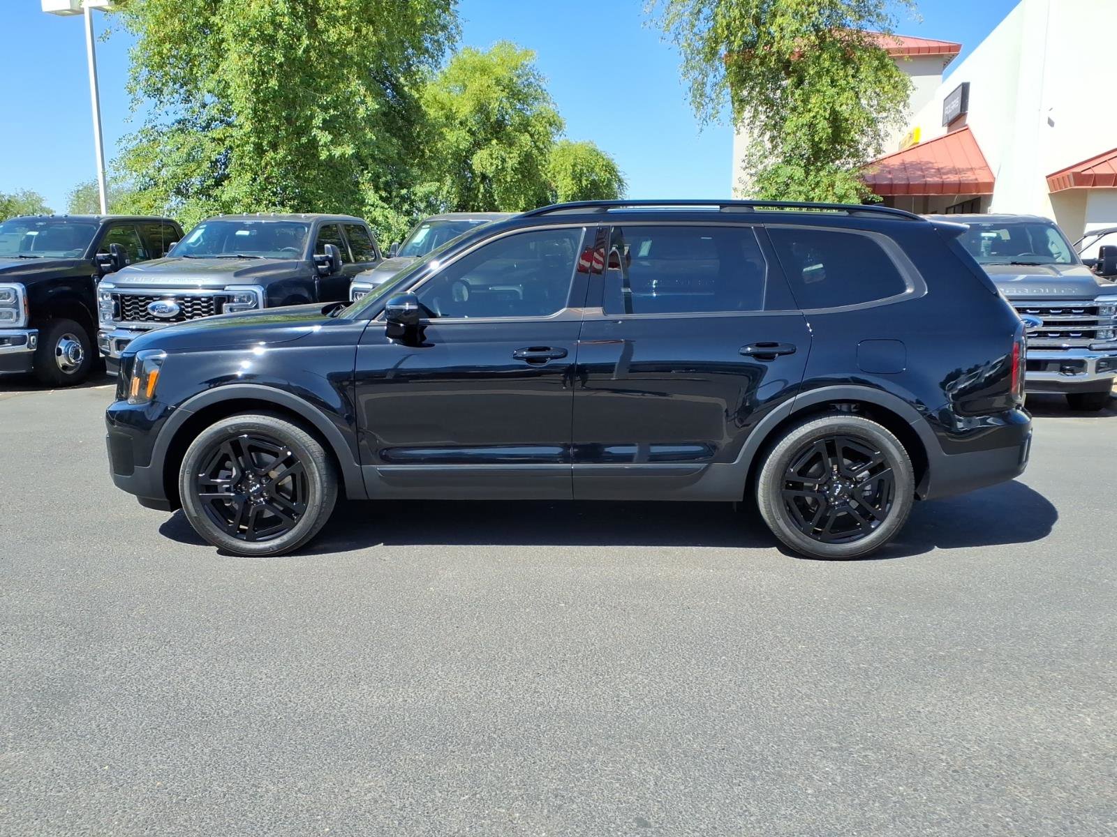 Used 2024 Kia Telluride SX Prestige X-Line image 3